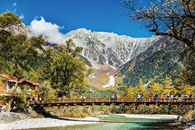 乗鞍岳を望む高原リゾートホテル 休暇村乗鞍高原と秋の乗鞍畳平・上高地1
